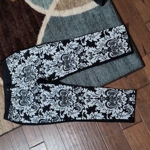 Adorable Chicos pants